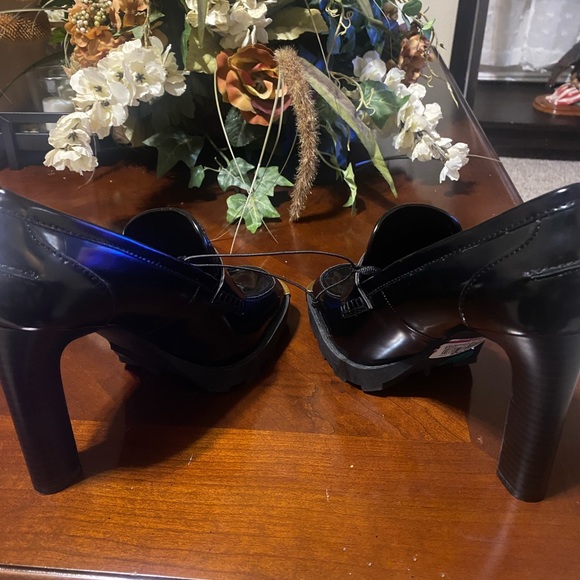 Karl Lagerfeld Women Patent High Heel VIRNA/G22 Loafers.Brand new Stylish Sz 7.5 - Picture 3 of 10